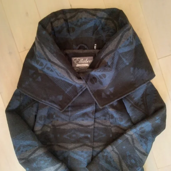 Aztec Pattern Coat - Picture 4 of 13